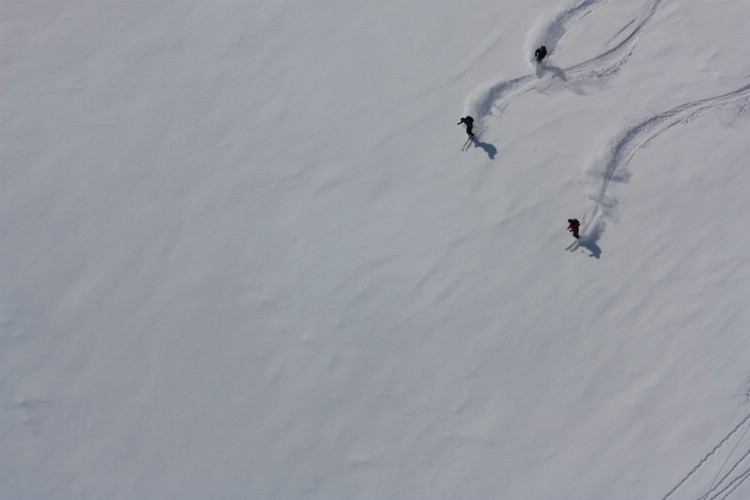 Heliski in Riksgränsen, April 14 2009. Photo: Carl Lundberg