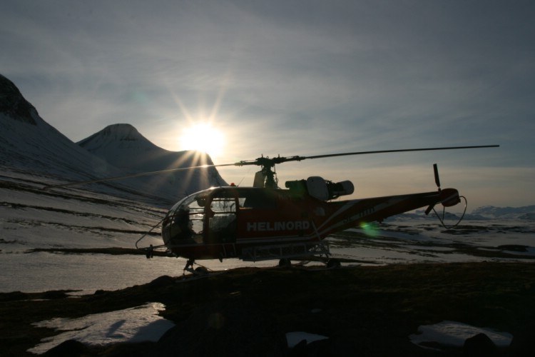 Heliski Riksgränsen April 29, 2009. Photo: Andreas Bengtsson