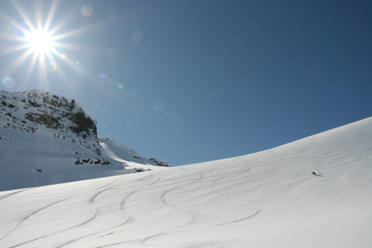 The Glacier on Korsatjokka. Heliski Riksgränsen May 14, 2009. Photo: Andreas Bengtsson