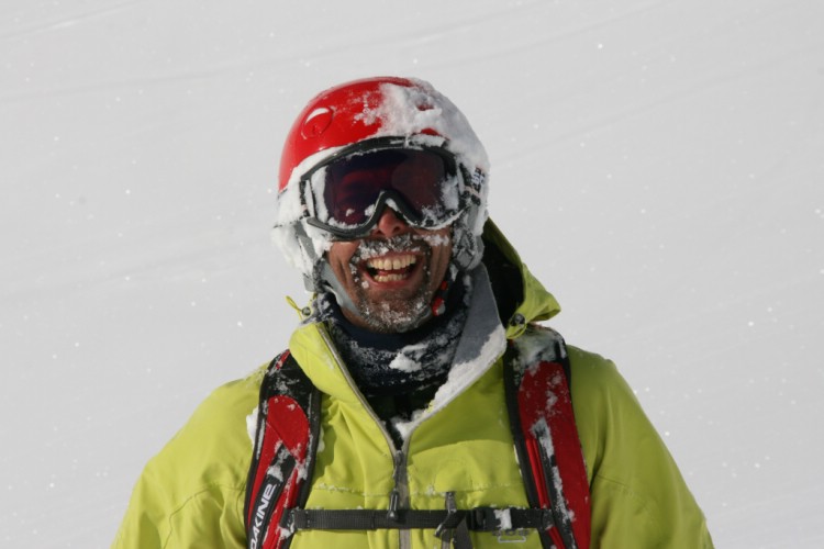 Bergführer, Helikopter, Piloten, alle Transfers, Unterkunft, alles dabei. Heliskiing in Schweden. Photo: Andreas Bengtsson