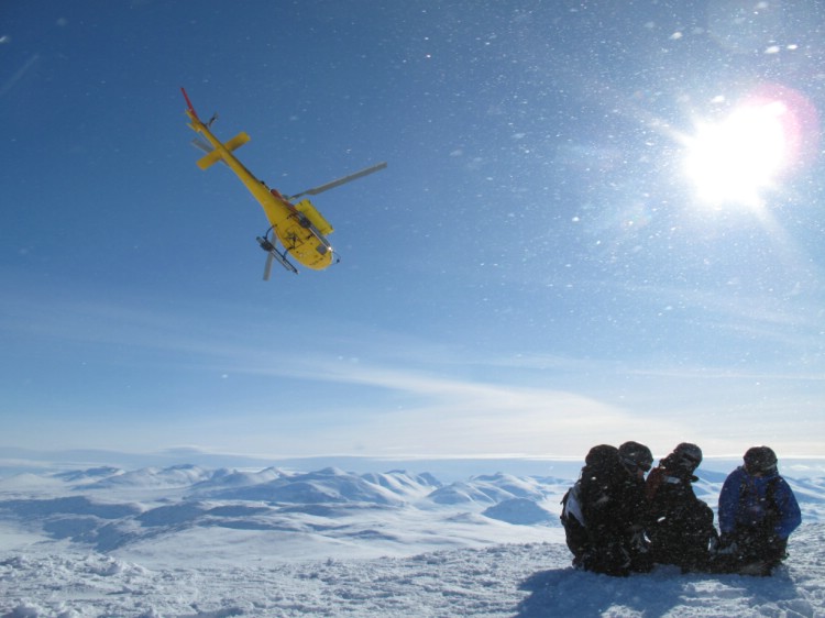 Heli landing Gorsacohkka, 31st March 2010 Photo: Lisa Auer